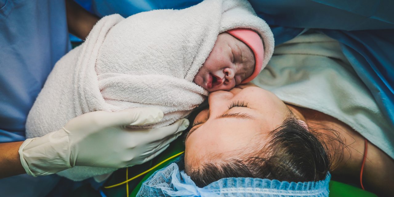 Natural childbirth or cesarean section? A guide to making an informed decision